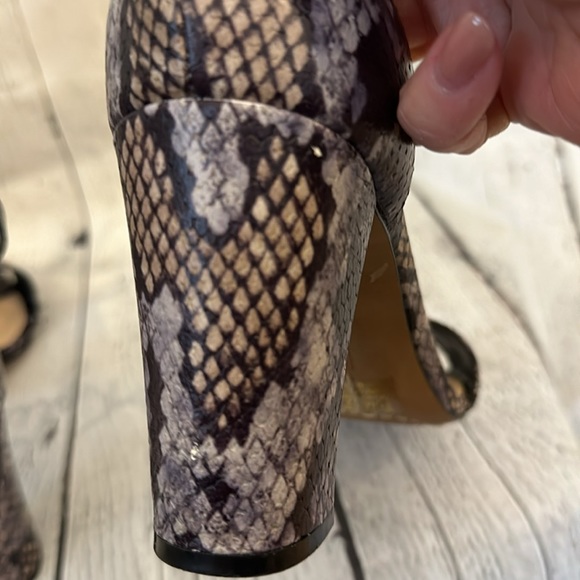 Vince Camuto heeled snake pattern leather sandals - Picture 7 of 9